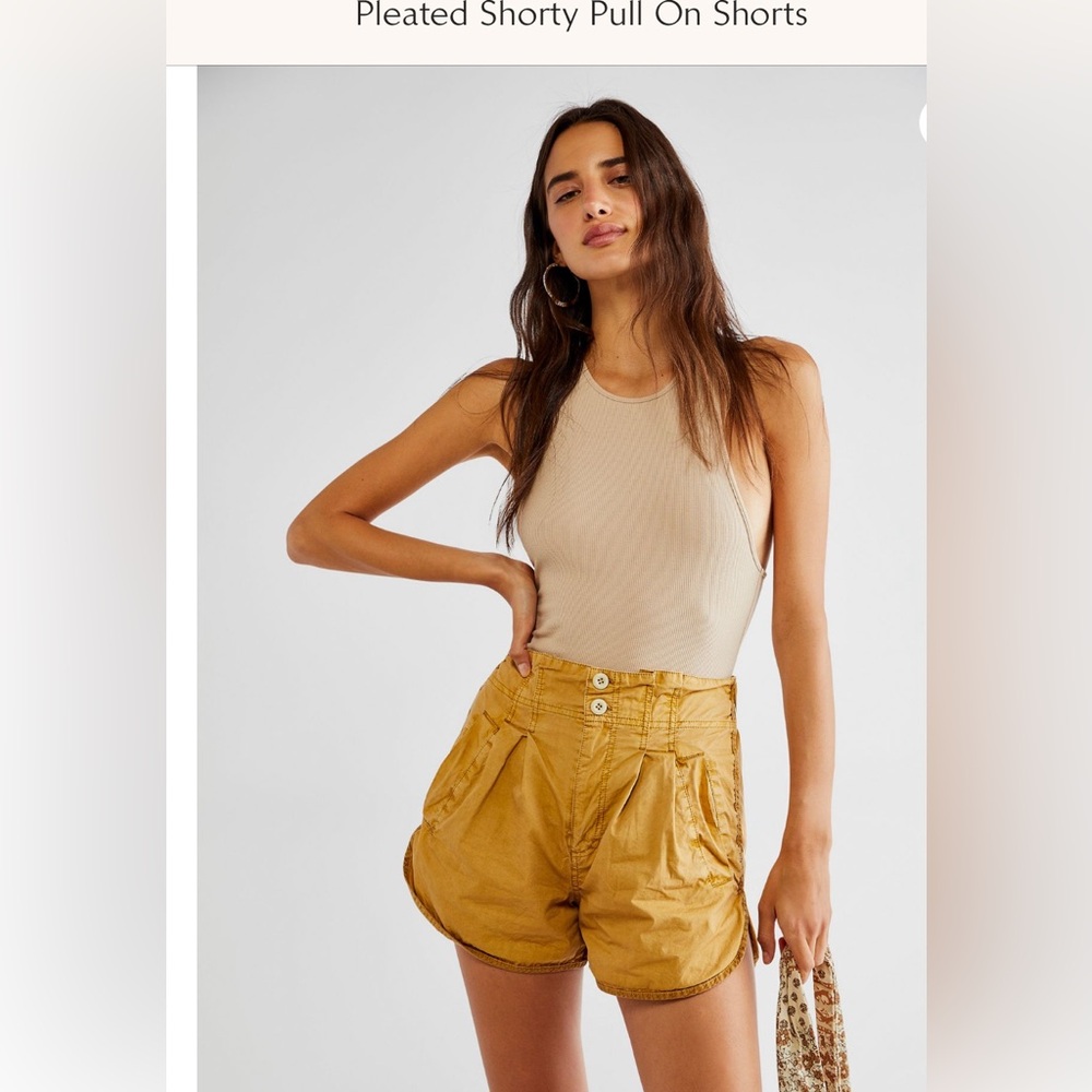 Pleated Shorty Pull On Shorts extra small
Perfect condition